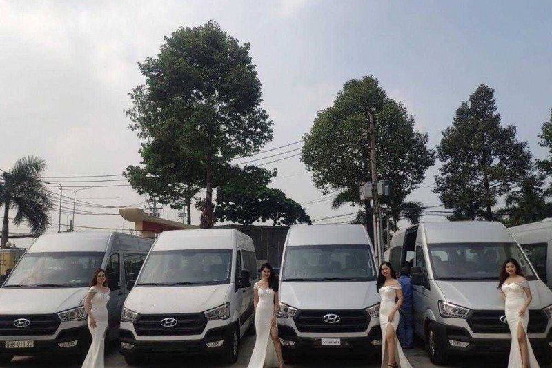 Dàn xe 16 chỗ Solati và Transit cao cấp Gia Huy