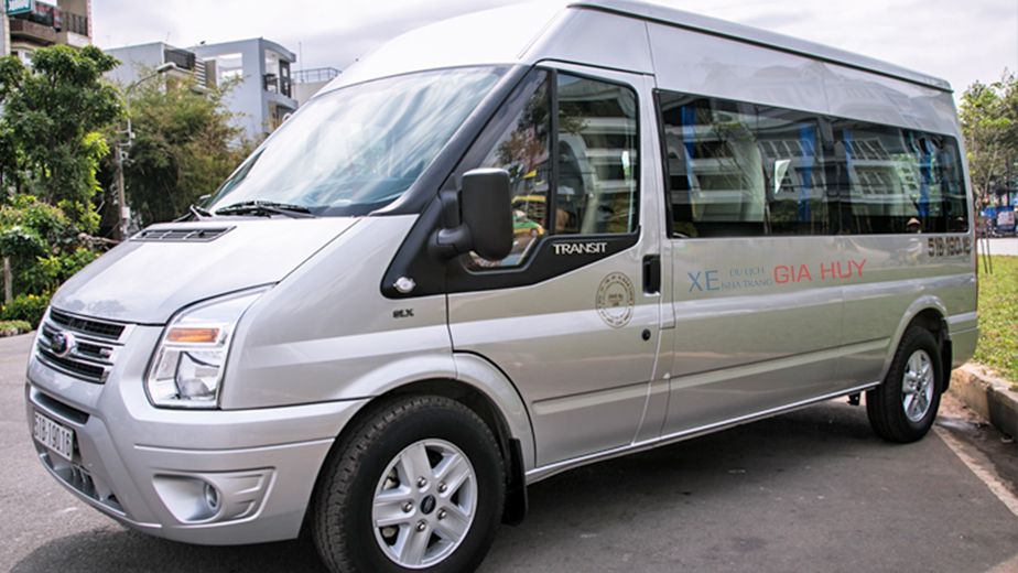Xe du lịch 16 chỗ Ford Transit Gia Huy Nha Trang
