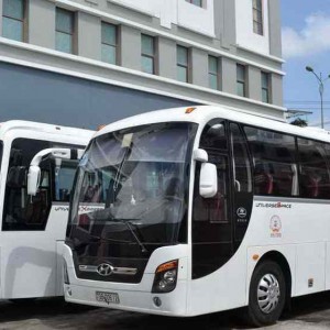 Dàn xe đón tiễn đoàn đại biểu tại Sân bay Cam Ranh